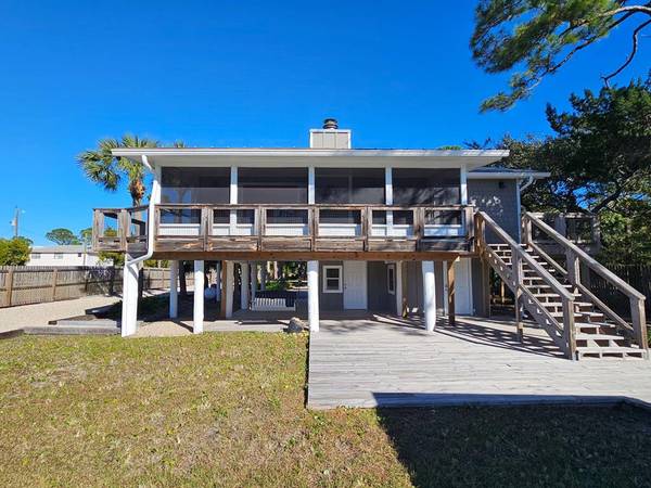 320 Patton St, St. George Island, FL 32328