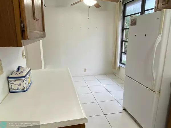 Pompano Beach, FL 33063,5836 Coral Lake Dr  #312