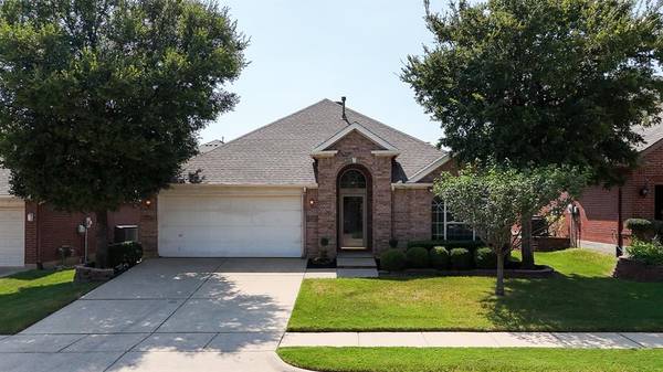 1929 Oak Hollow Drive, Bedford, TX 76021