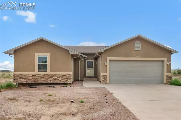 1301 N Challenger DR, Pueblo, CO 81007