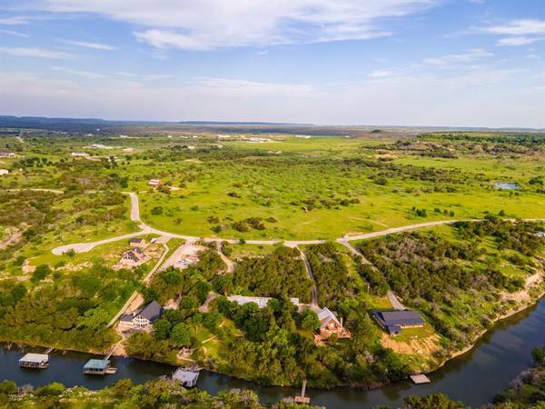 2033 Bluff Creek Drive, Strawn, TX 76475