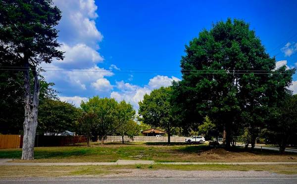 Whitewright, TX 75491,326 E Grand Street