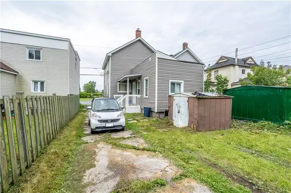 Cornwall, ON K6J 4P2,321 BROOKDALE AVE