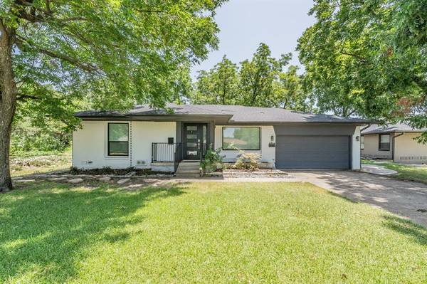 2956 Primrose Lane, Farmers Branch, TX 75234