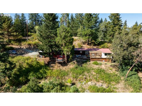 604 THOMPSON RD,  Riddle,  OR 97469