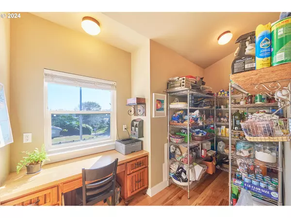 Ocean Park, WA 98640,27101 K PL