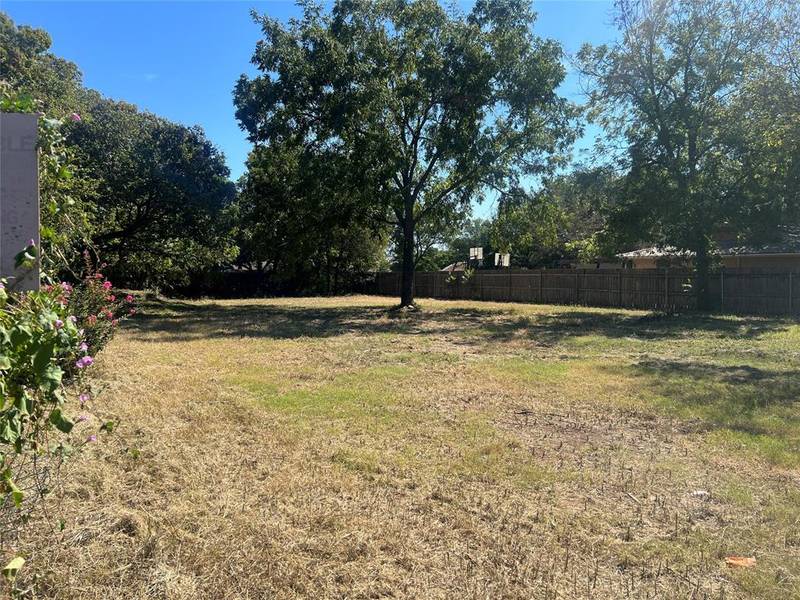 406 N Cleburne Whitney Road, Rio Vista, TX 76093