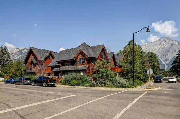 201 Muskrat ST #304, Banff, AB T1L 1H1