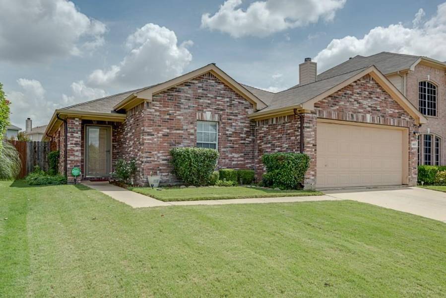 907 Allencrest Drive, Arlington, TX 76001