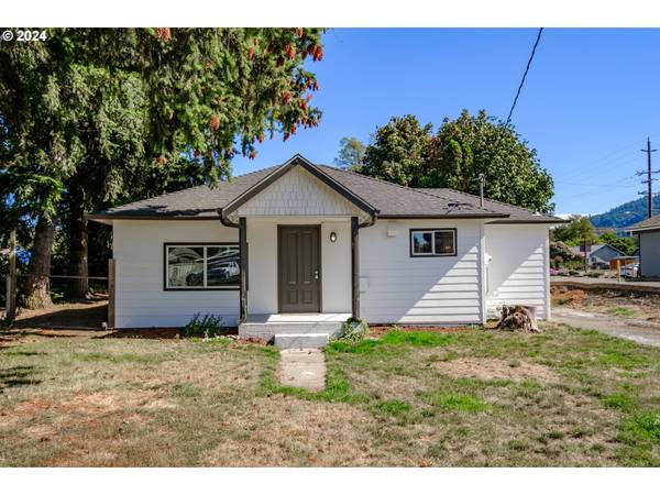 252 6TH ST, Lyons, OR 97358