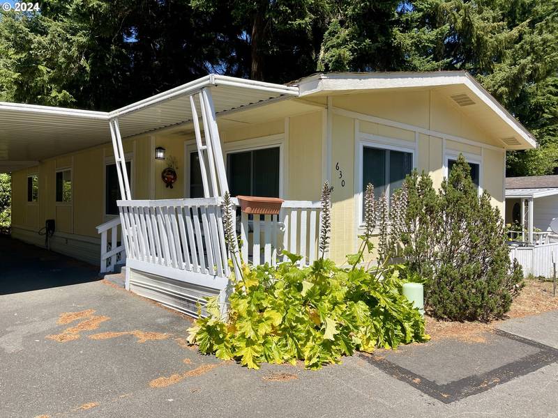 630 SHOREPINES HTS, Coos Bay, OR 97420