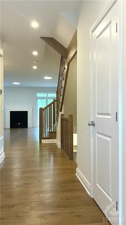 Ottawa, ON K2C 3S2,35 KINVER Private