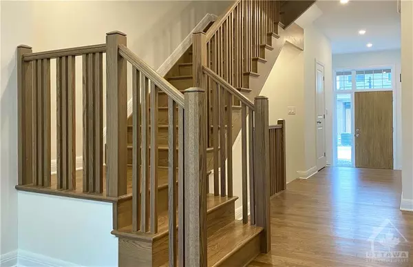 Ottawa, ON K2C 3S2,35 KINVER Private