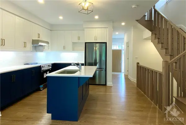 Ottawa, ON K2C 3S2,33 KINVER Private