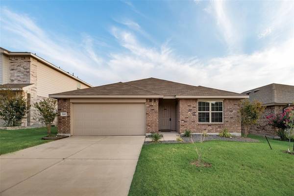 10605 Cactus Wren Court, Fort Worth, TX 76108