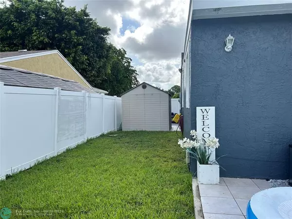 Boca Raton, FL 33433,8273 Irongate Pl