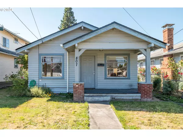 807 S 5TH AVE, Kelso, WA 98626