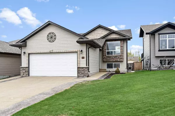 11 Wilkinson CIR,  Sylvan Lake,  AB T4S 2N7