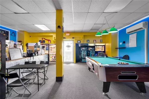 Alexandria, ON K0C 1A0,58 MAIN ST S ST