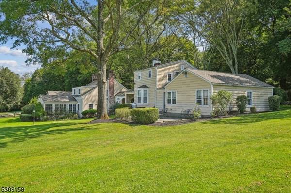 75 Roxiticus Rd, Mendham Twp., NJ 07931