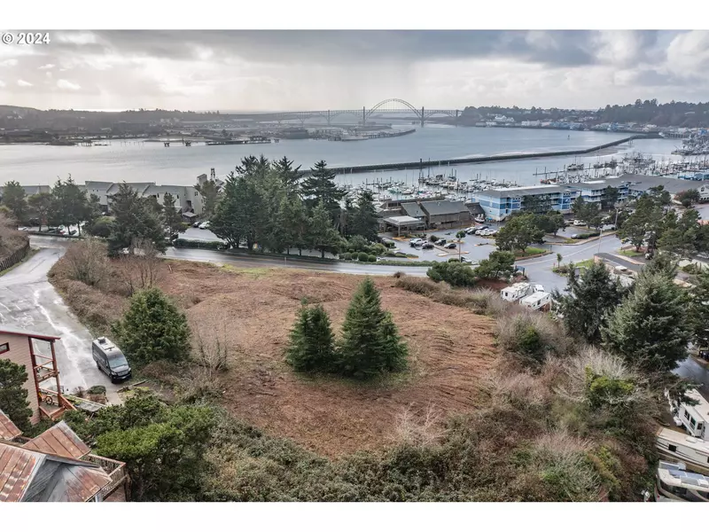 1005 SE BAY BLVD, Newport, OR 97365