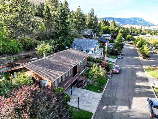 La Grande, OR 97850,600 MODELAIRE DR