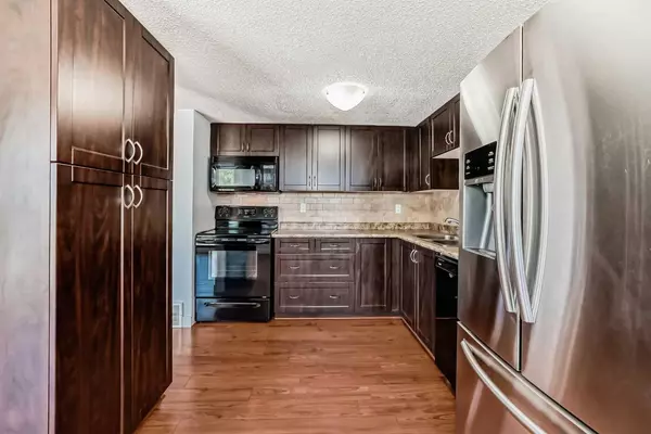 Calgary, AB T2W3N6,2200 Woodview DR SW #410