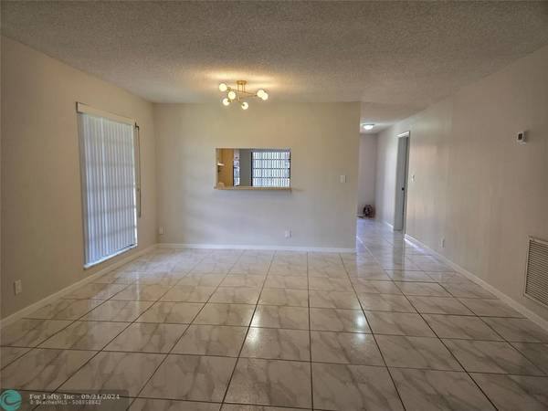 117 SE 7th St  #A1, Deerfield Beach, FL 33441