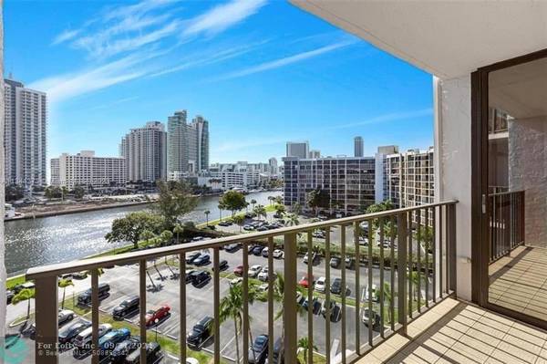 800 Parkview Dr  #326, Hallandale Beach, FL 33009