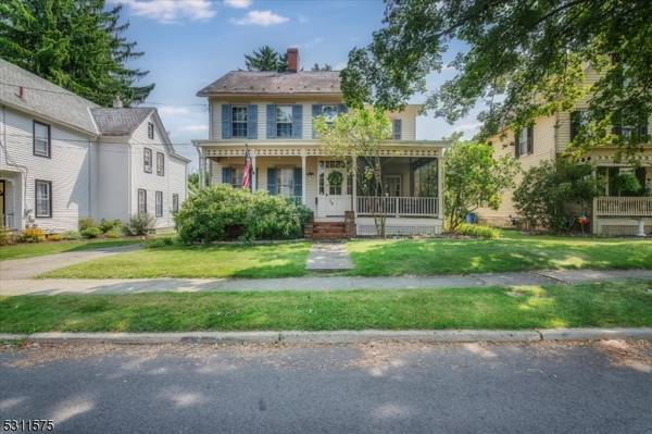 15 Maple Ave, Newton Town, NJ 07860