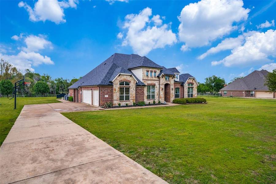 8 Chapel Hill Lane, Mclendon Chisholm, TX 75032