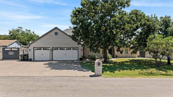 2801 Weylene Paseo, Granbury, TX 76049