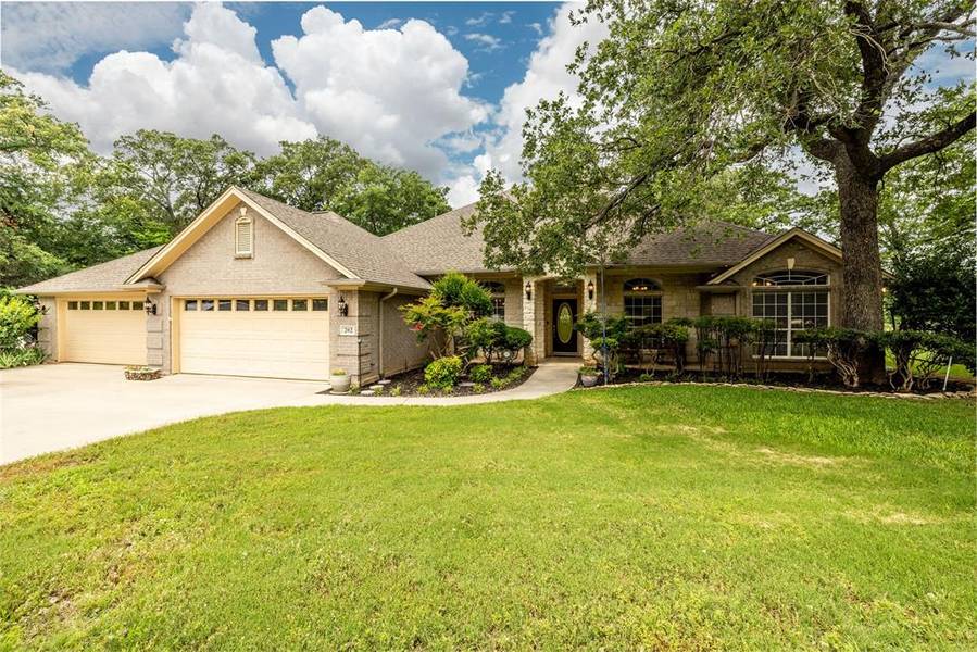 202 Hastings Drive, Runaway Bay, TX 76426