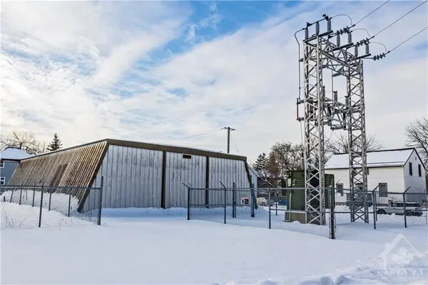 5 HERRIOTT ST, Perth, ON K7C 2A4