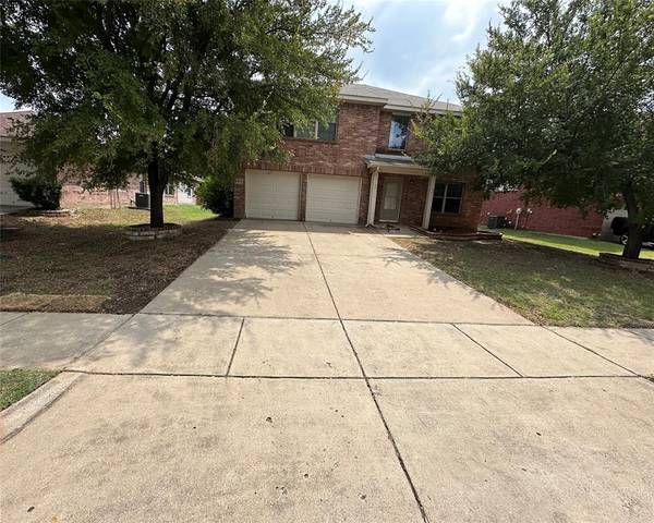 2811 Park Springs Drive, Grand Prairie, TX 75052