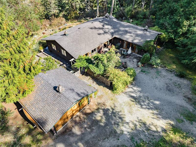 141 Amblewood Dr, Salt Spring, BC V8K 1X2