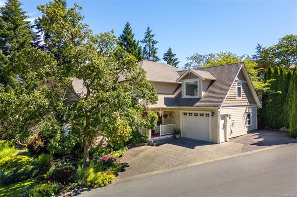 6797 Greig Crt, Central Saanich, BC V8M 2G4