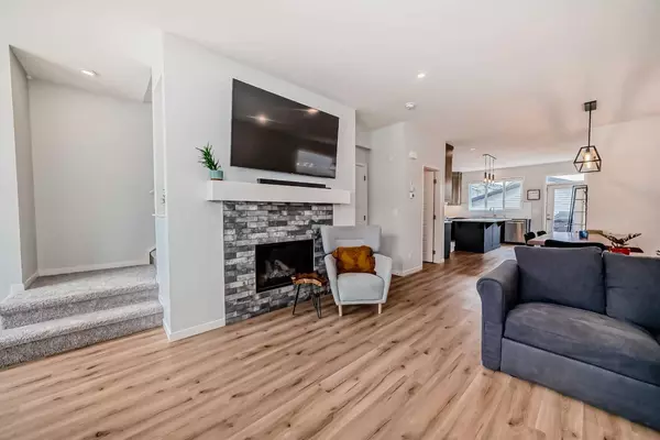 Calgary, AB T3M 2Y9,24 Seton Mews SE