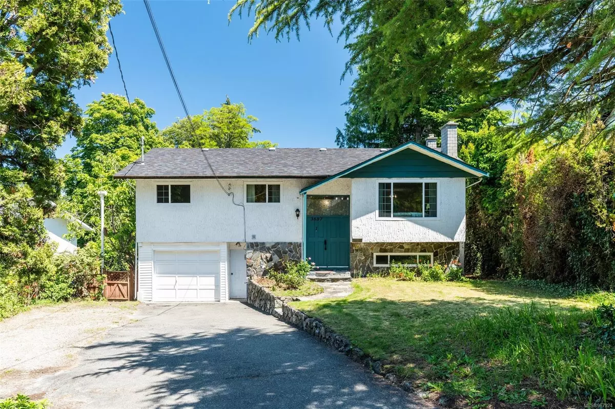 Saanich, BC V8P 3P1,3687 Blenkinsop Rd