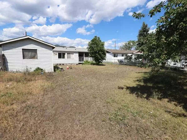 Merritt, BC V1K 1B8,2128 CLAPPERTON AVE