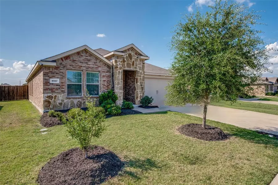 2517 Hutchins Drive, Seagoville, TX 75159