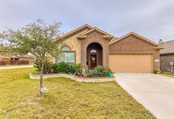 1300 Glen Court, Weatherford, TX 76087