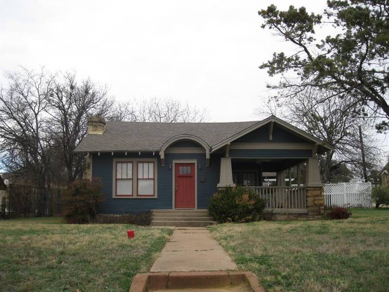 1010 E Lindsey Street, Breckenridge, TX 76424