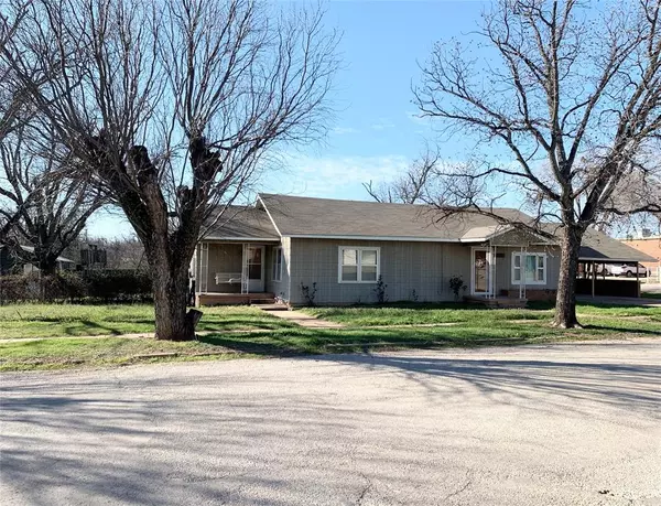 1011 N Rose Avenue, Breckenridge, TX 76424