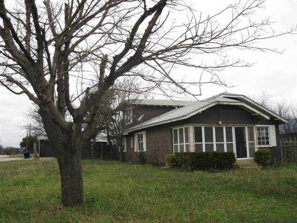 213 S Jackson Avenue, Breckenridge, TX 76424