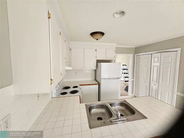 Other City - Not In The State Of Florida, NC 28590,2370 Vineyard #K-7