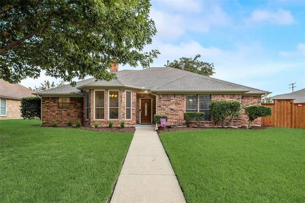 2324 Stone Glen Lane, Carrollton, TX 75007