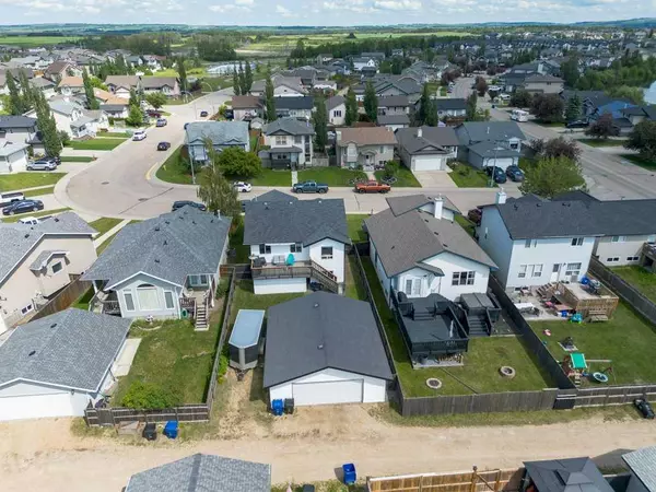 Blackfalds, AB T4M 0E2,13 Pine CRES