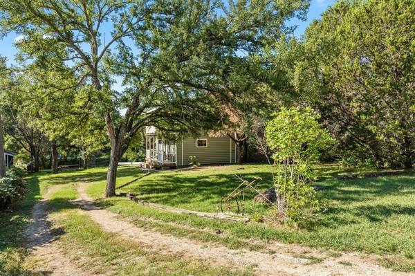 2547 Forest Park Drive, Granbury, TX 76048