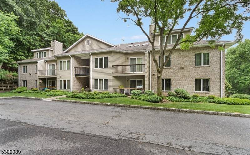 1 Parkside Ter #1A, Woodland Park, NJ 07424